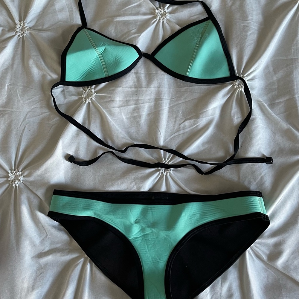 Triangle swim suit (5+ years old) never worn